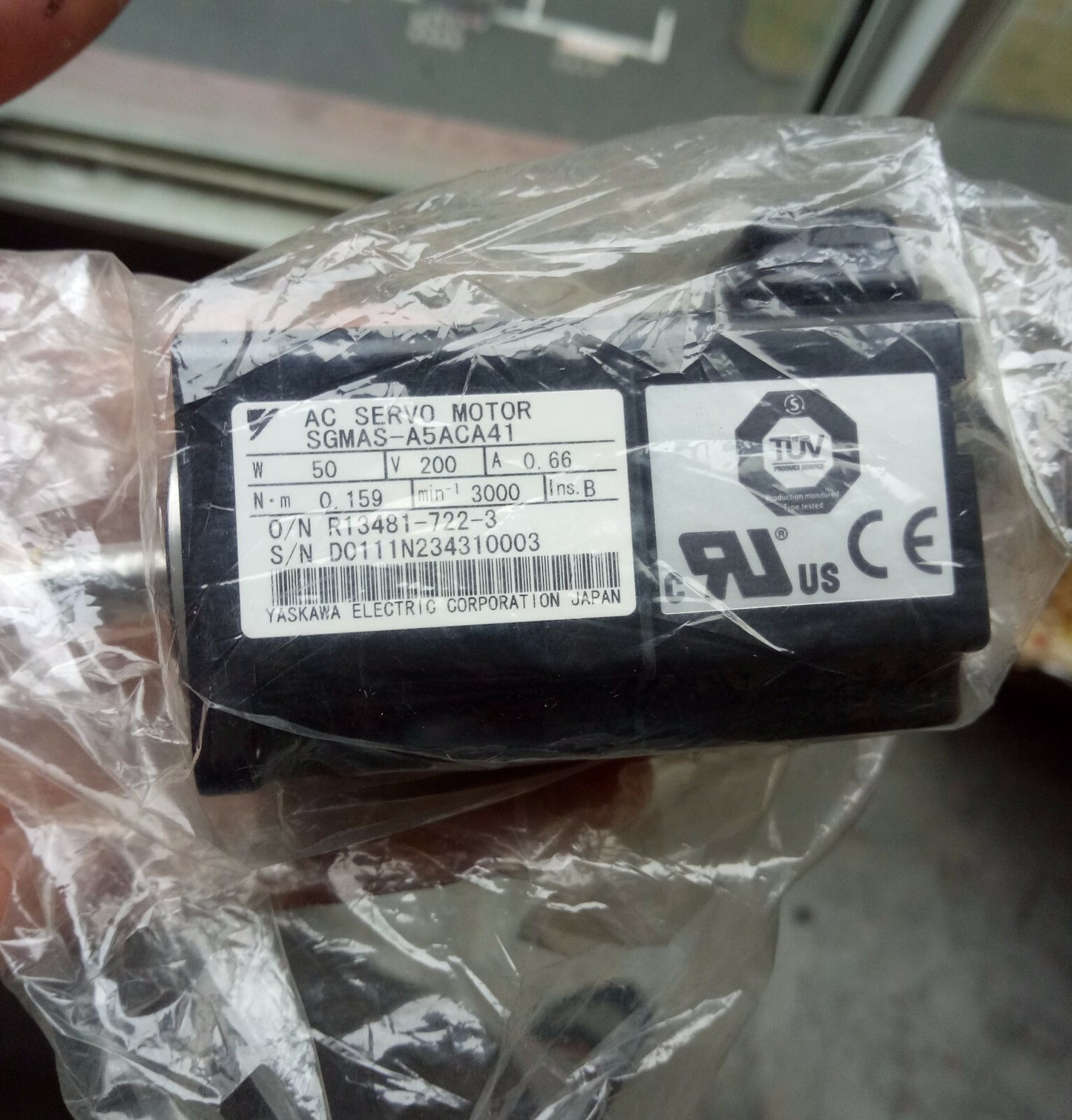 1PC YASKAWA AC SERVO MOTOR SGMAS-A5ACA41