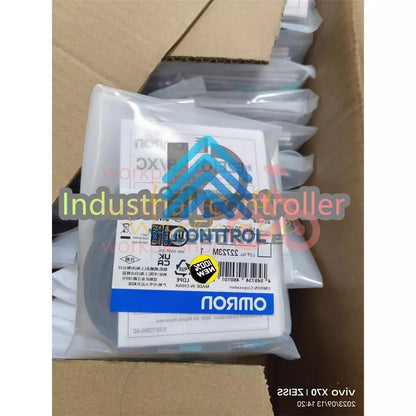 1PC Omron E2E-X1R5C18 2M Proximity Switch Sensor Fast Ship~