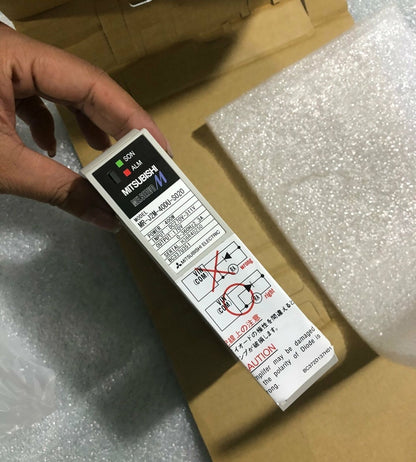 New Mitsubishi In-Box Servo Drive MR-J2M-40DU-S020 One-Year Warranty - MITSUBISHI