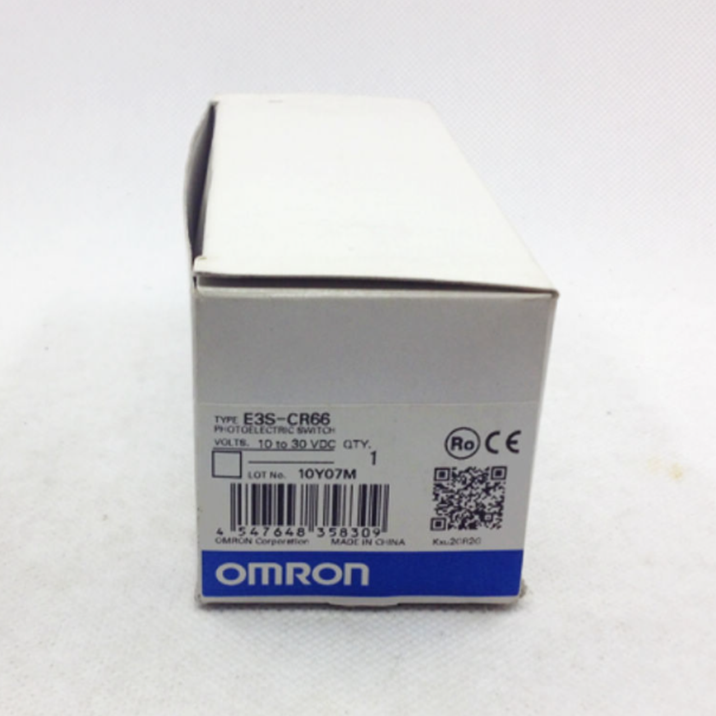 OMRON E3S-CR66 Retroreflective Photoelectric Sensors 3M CONNECTION, industrial-grade sensor for precise detection - OMRON