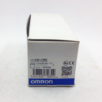 OMRON E3S-CR66 Retroreflective Photoelectric Sensors 3M CONNECTION, industrial-grade sensor for precise detection - OMRON