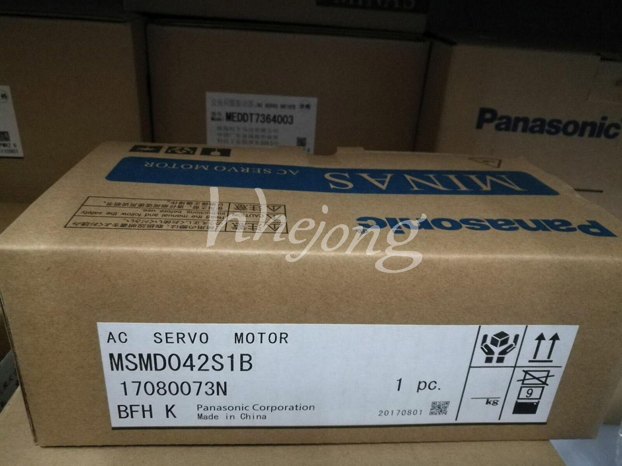 new 1PCS Panasonic AC Servo Motor MSMD042S1B - PANASONIC