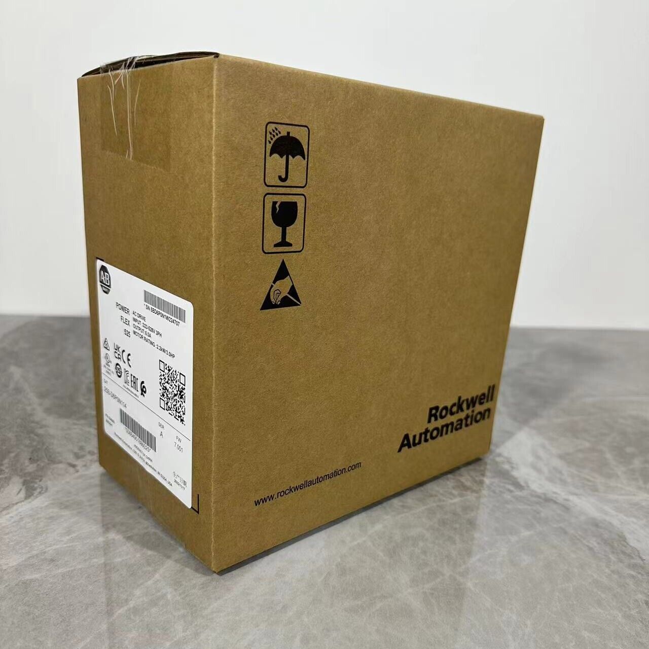 Allen Bradley 25B-D6P0N114 PowerFlex 525 Hz converter, 50Hz to 60Hz frequency adapter - ALLEN BRADLEY