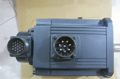 Mitsubishi HC153BS-SZ AC Servo Motor New In Box - MITSUBISHI