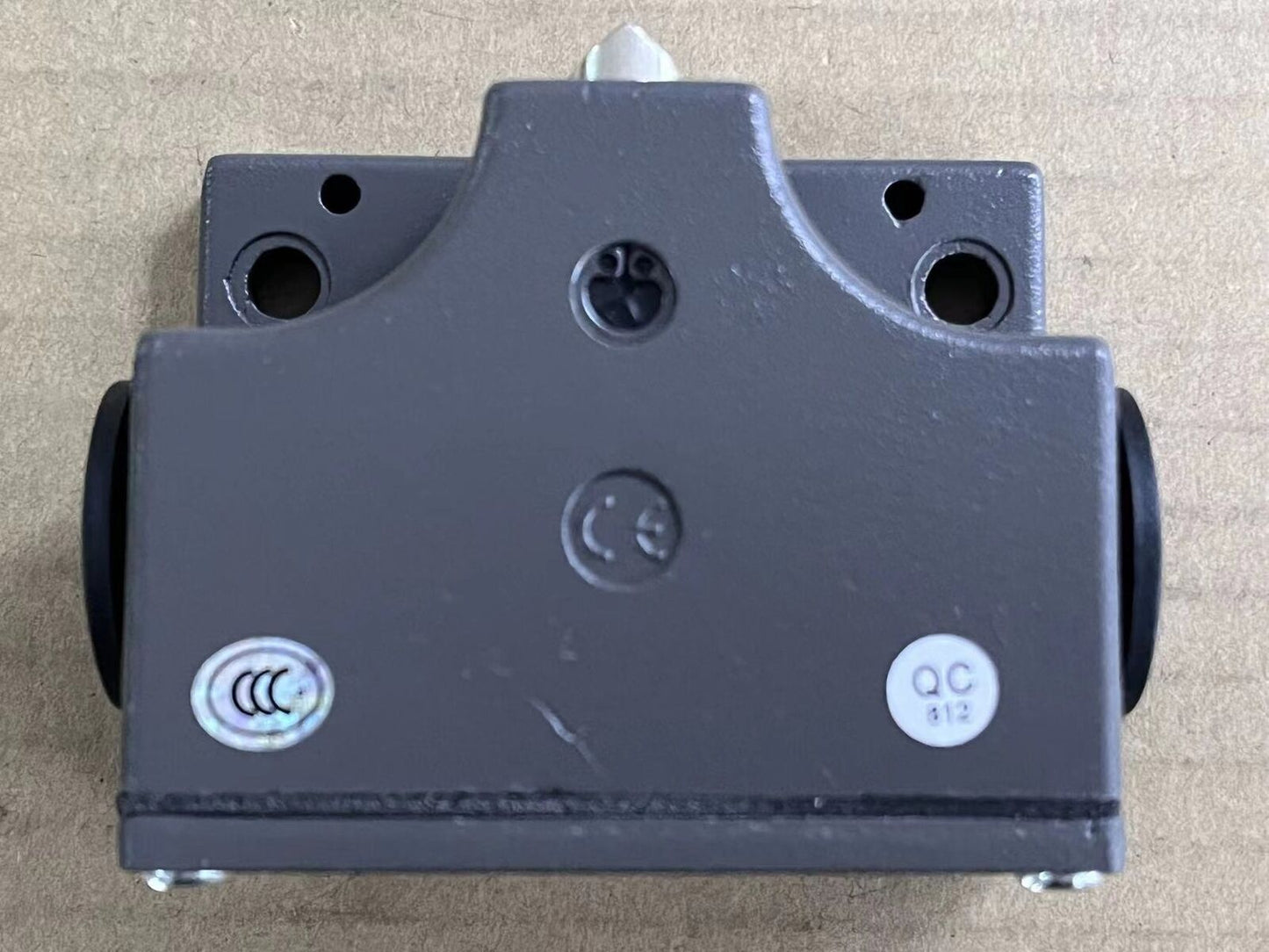 new EUCHNER Limit Switch SN02D12-502-MC1688 IP67 Precision Home Limit Switch