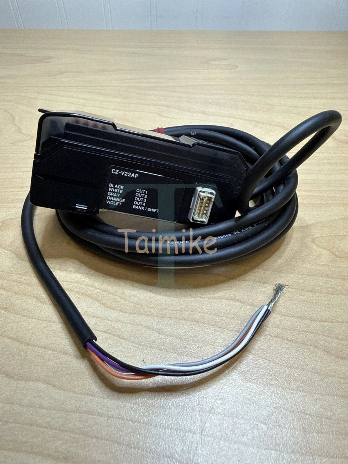 Keyence CZ-V22AP Digital RGB Sensor