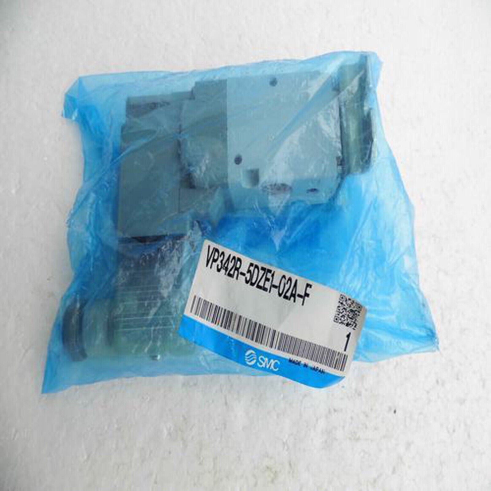 1PCS SMC Solenoid Valve VP342R-5DZE1-02A-F High-Performance Pressure Regulator - SMC