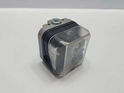 new KROMSCHRODER DG6U-3 PRESSURE SWITCH 84447250 - KROMSCHO DER