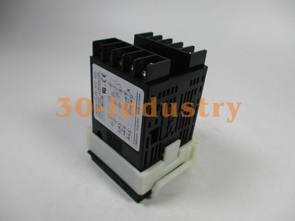 Omron E5CSV-R1T-500 Thermostat: 100-240VAC, 50/60HZ - OMRON