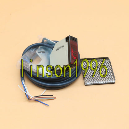 ONE OMRON E3JK-R4M1-ZH SENSOR IN BOX - OMRON