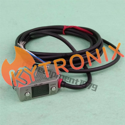 1PCS Keyence Laser Sensor LR-ZB100N