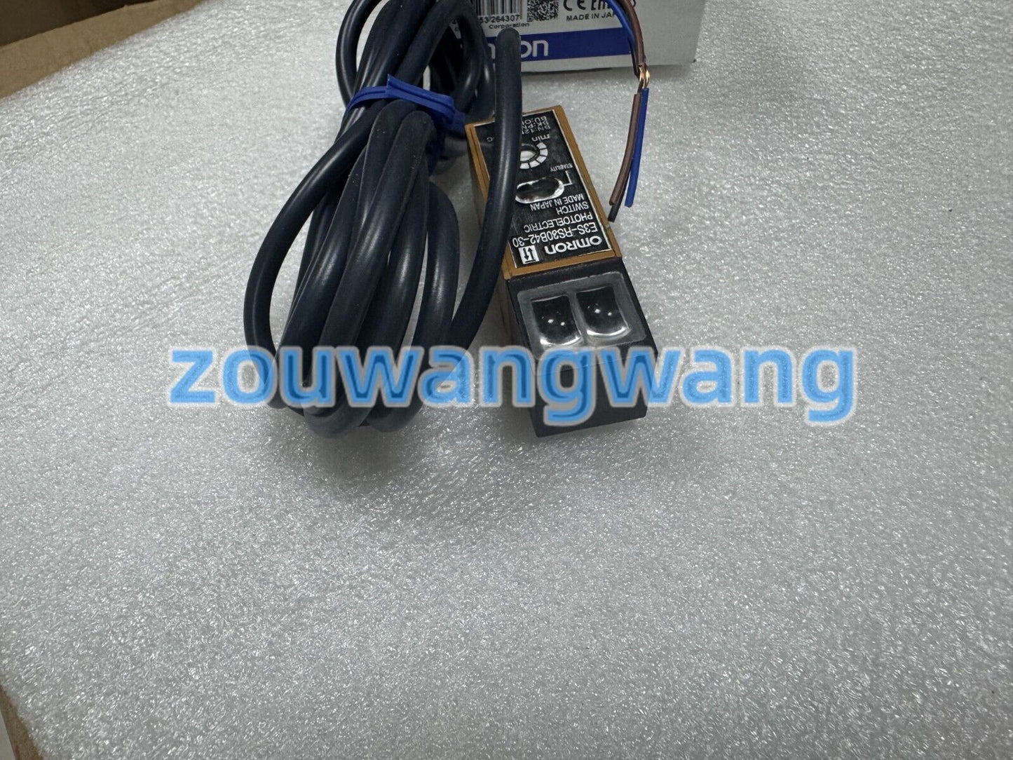 new 1PCS Omron E3S-RS30B42-30 Photoelectric Switch