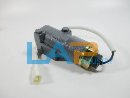 Hydraulic Pump Solenoid Valve for Hitachi EX120-2 EX120-3 Excavator - HITACHI