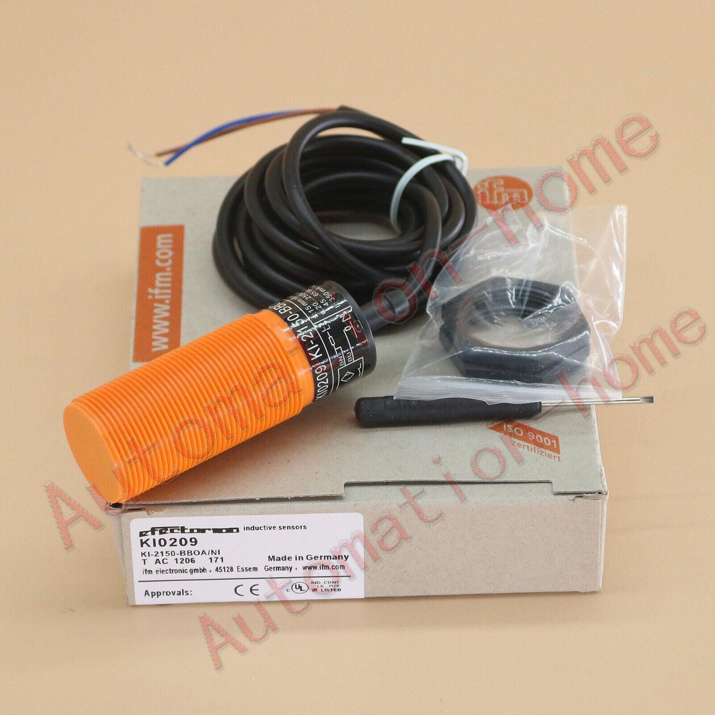 new 1PC IFM KI0209 capacitive sensor model - IFM