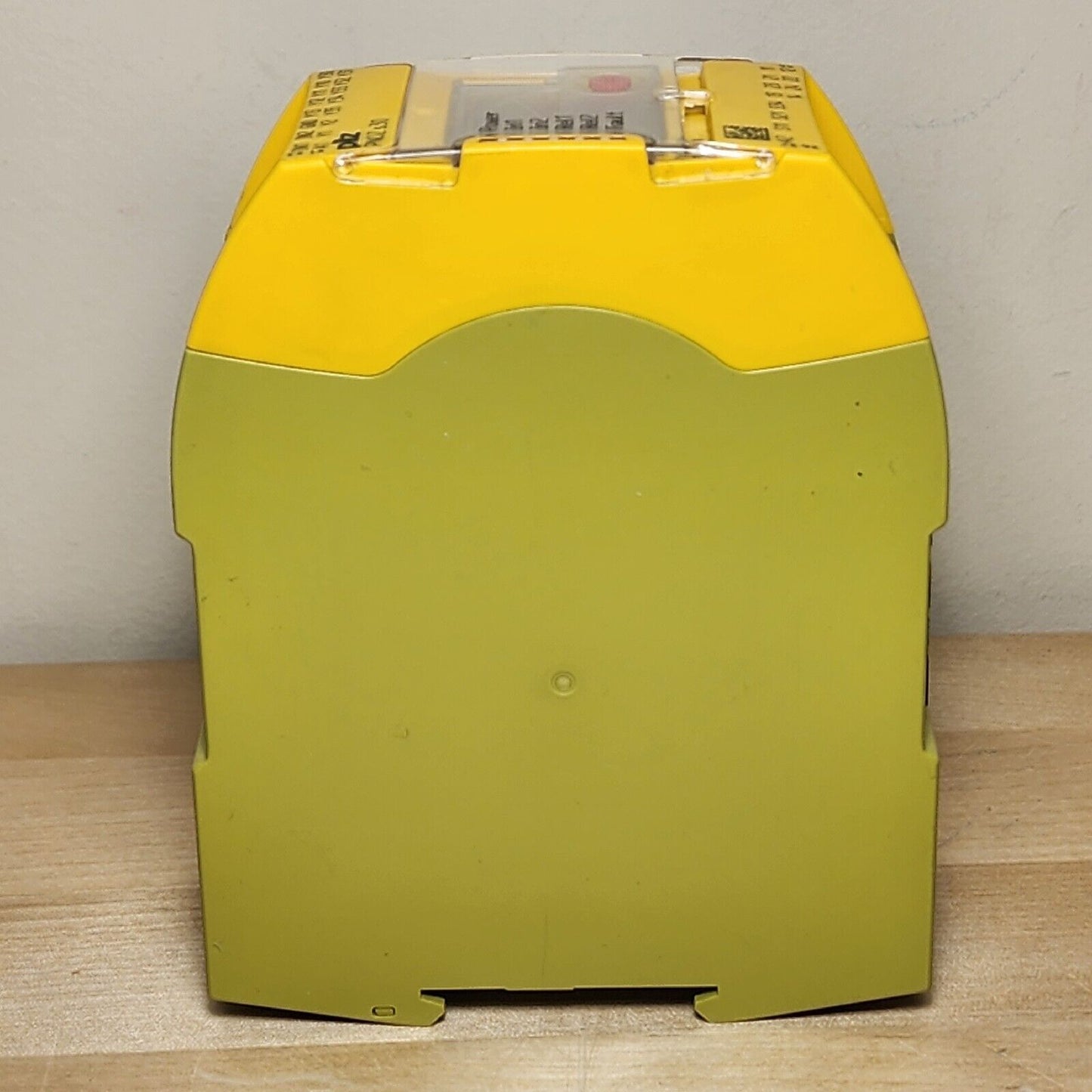 1PCS Pilz 750330 PNOZ Safety Relay, No Wire Terminals - PILZ