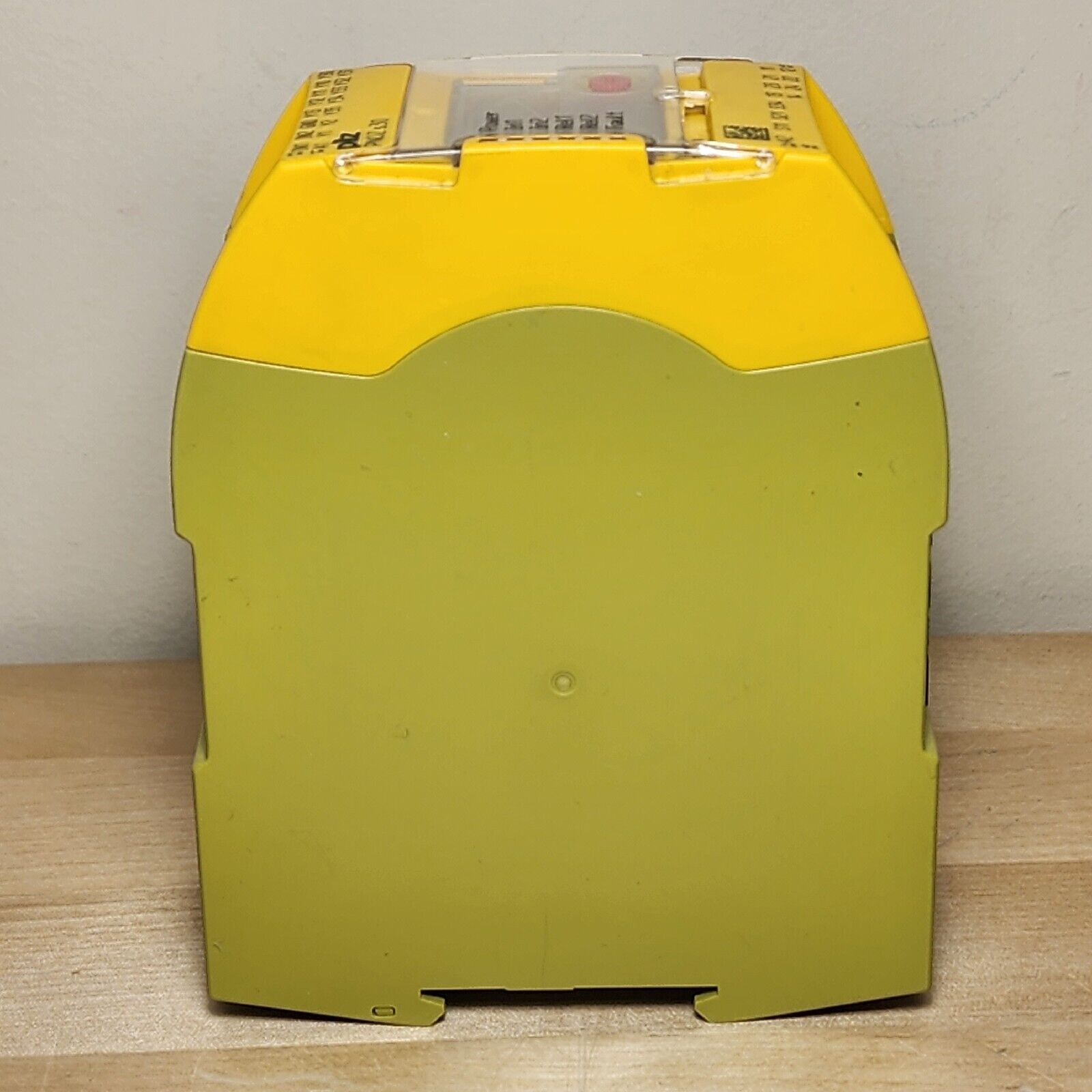 1PCS Pilz 750330 PNOZ Safety Relay, No Wire Terminals - PILZ