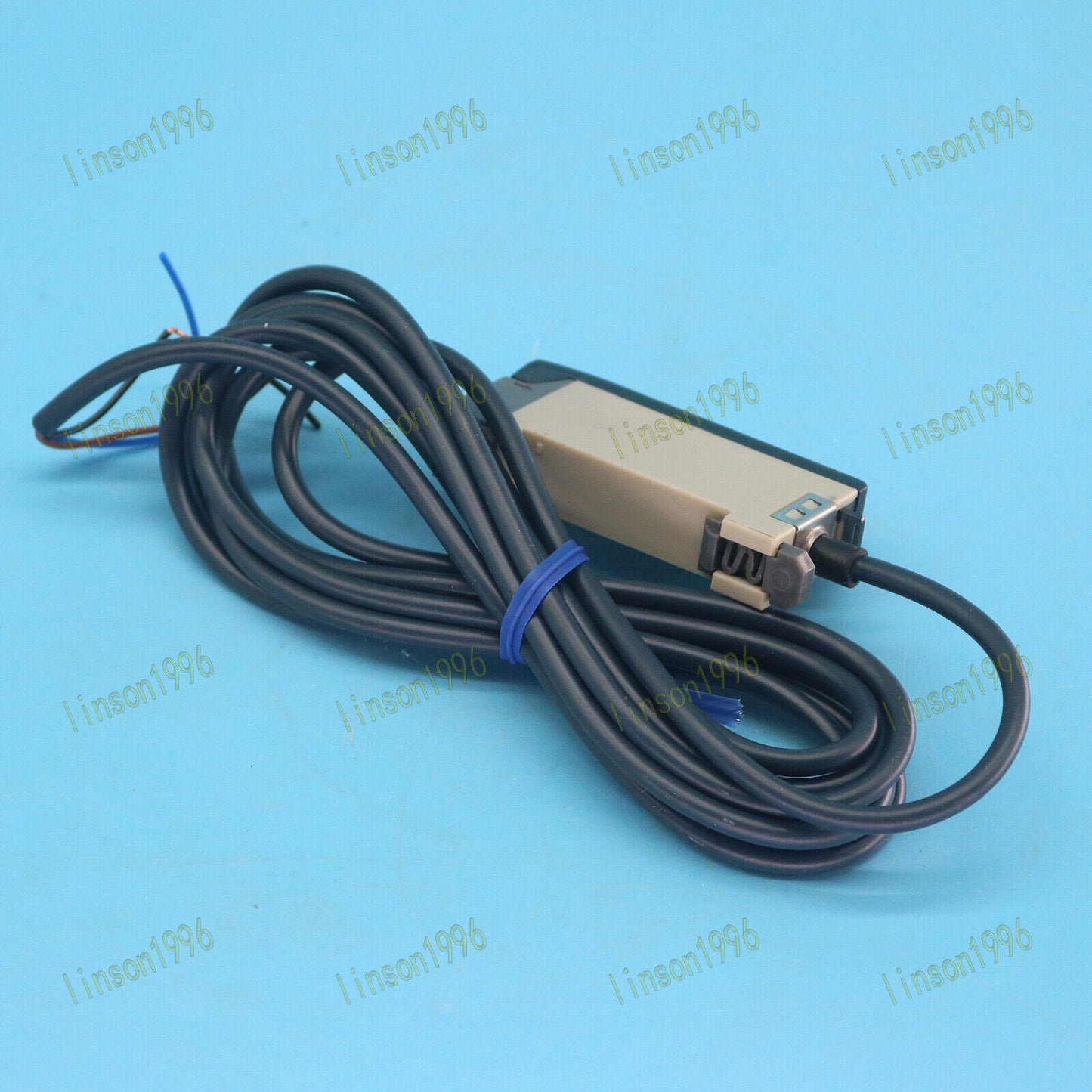 Omron E3X-A11-8 Photoelectric Sensor – Unique Features - OMRON