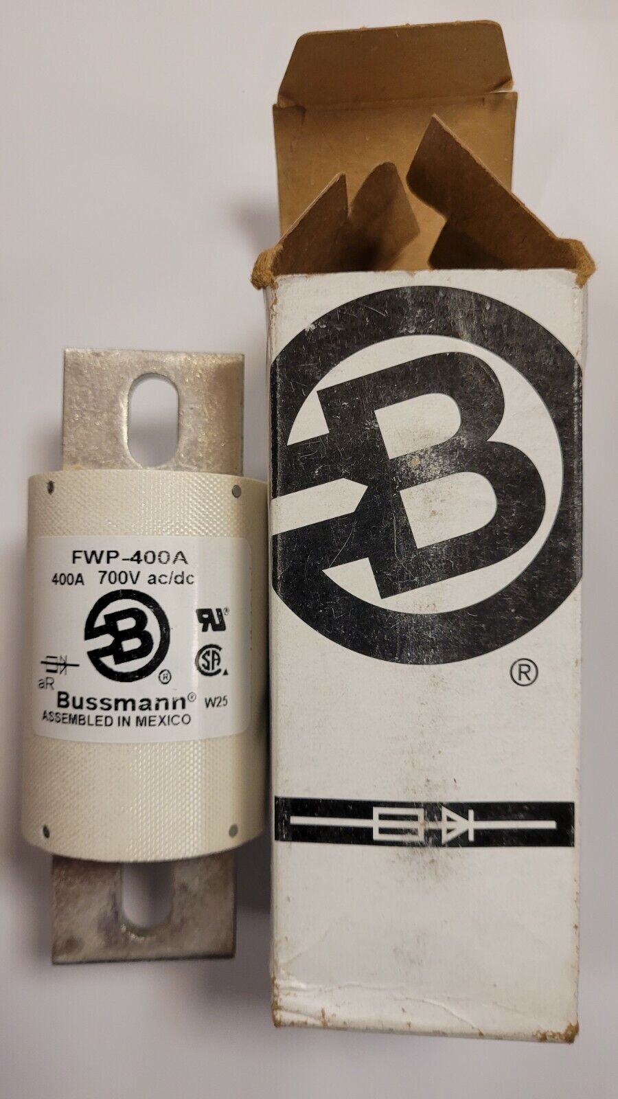 new  Bussmann Semiconductor FWP-400A 400 Amp Fuse 700 Volt NIB