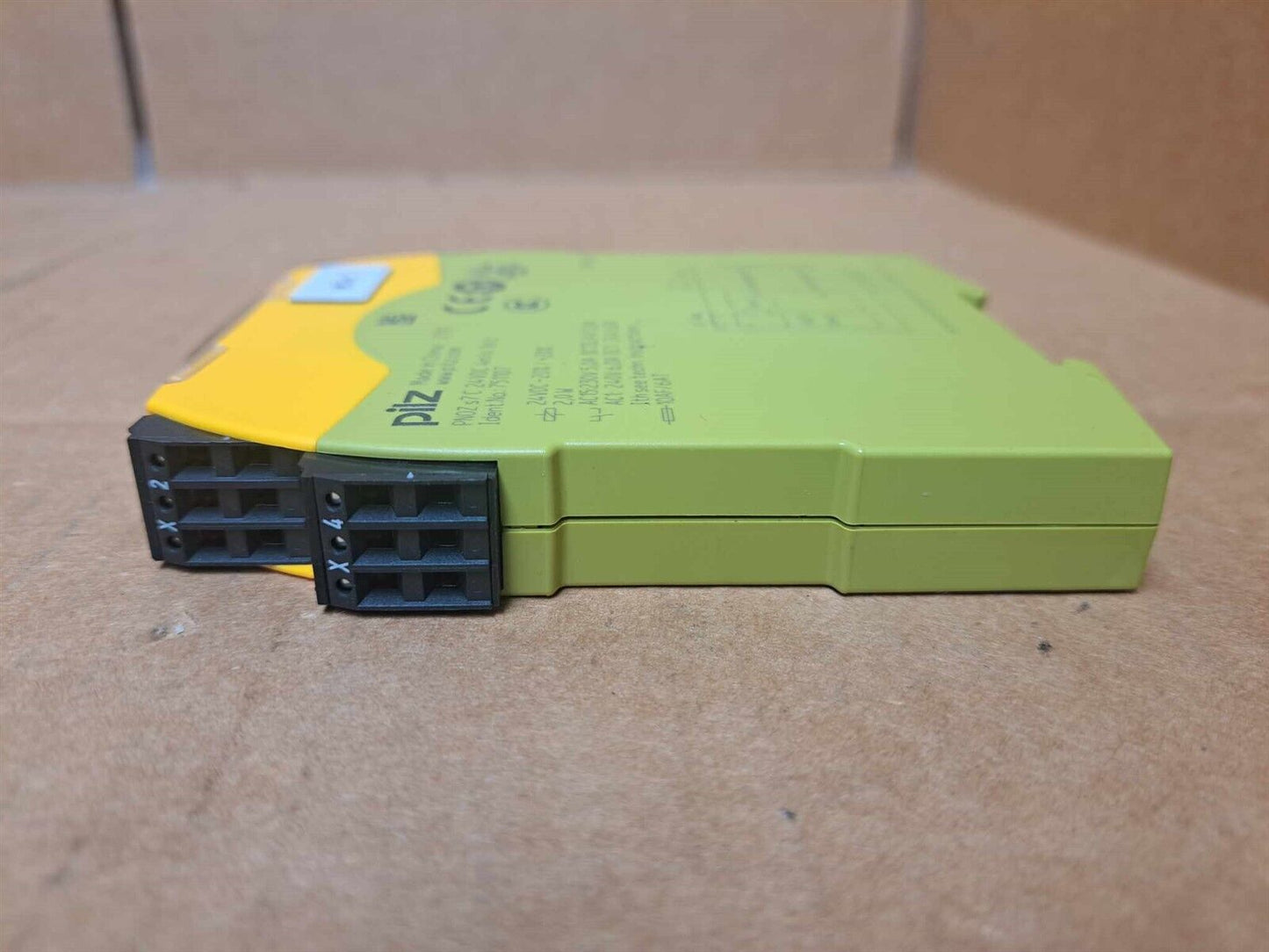 new Pilz Safety Relay PN0Z s7 C 24VDC Ident.No. 751107 - PILZ