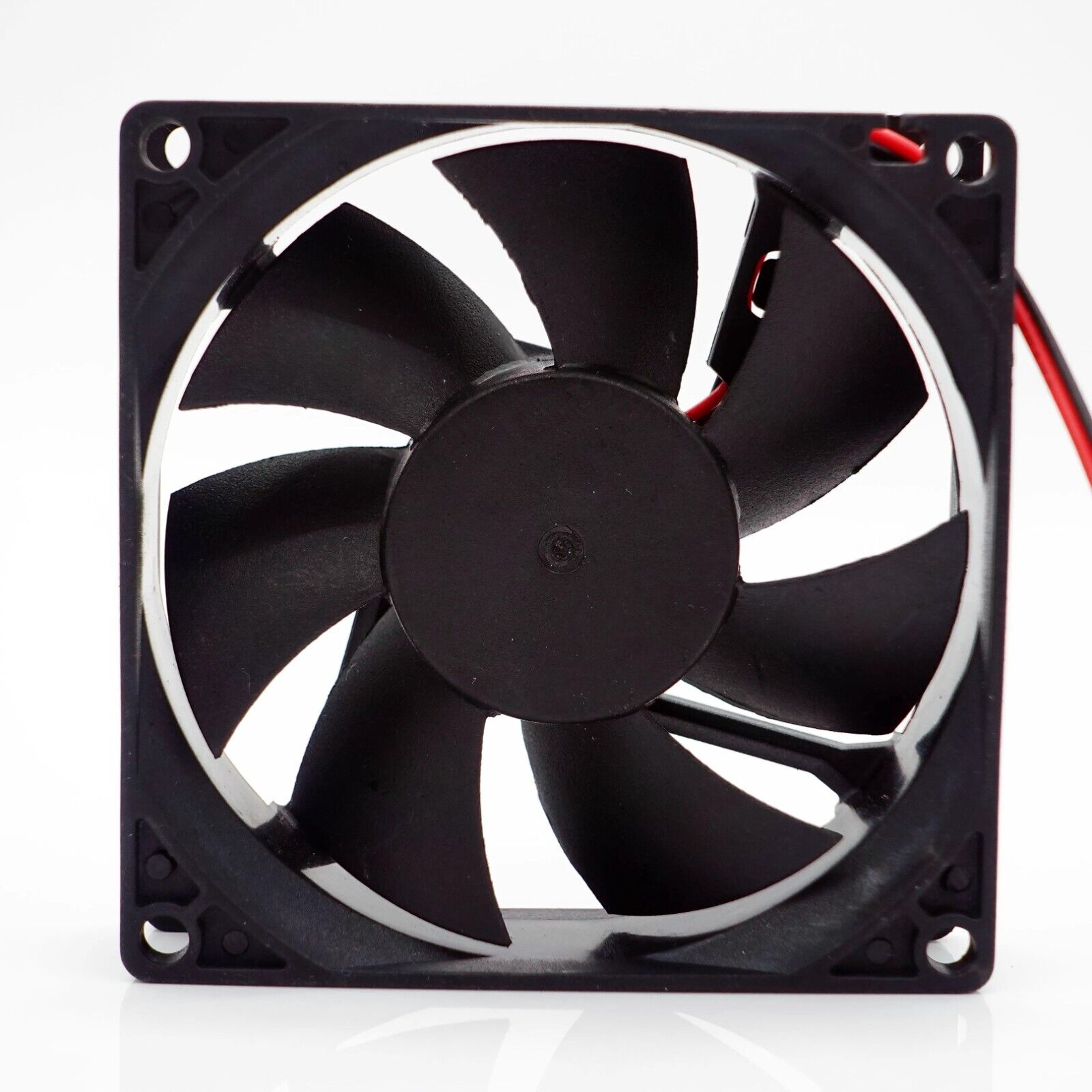 new SNOWFAN YY8025H12B 8025 DC12V 0.23A 8CM 2-wire silent cooling fan