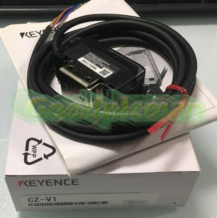 One KEYENCE CZ-V1 Differentiating Sensor Amplifier