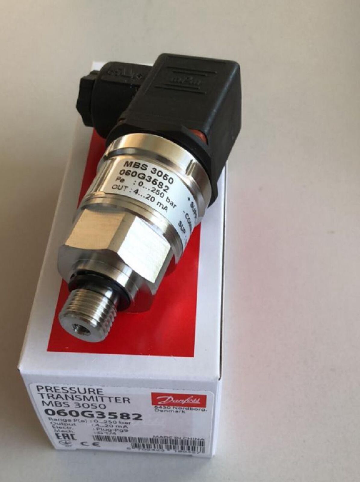 new  DANFOSS 060G3582 Pressure Transmitter DANFOSS