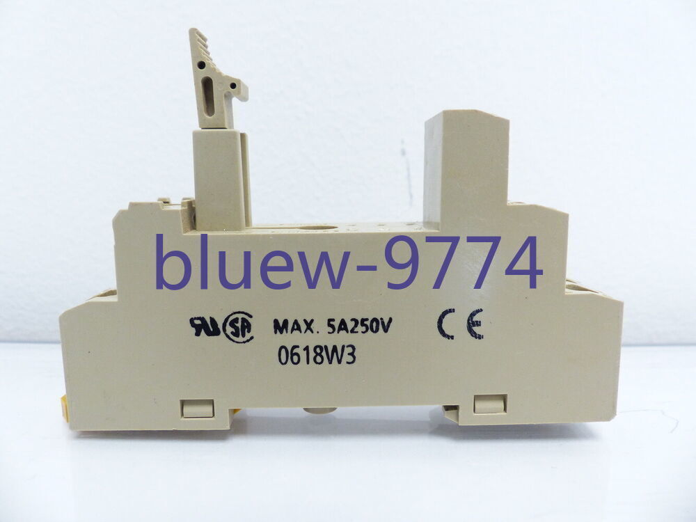Omron P2RF-08-E 0618W3 Relay Socket 5A 250V - OMRON