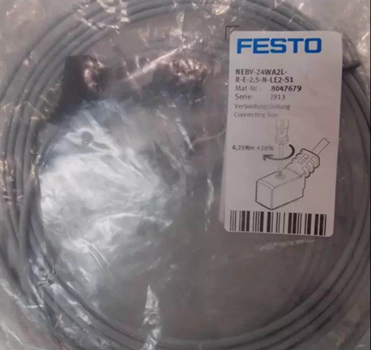 Festo NEBV-Z4WA2L-R-E-2.5-N-LE2-S1 (8047679) Connecting Cable Festo