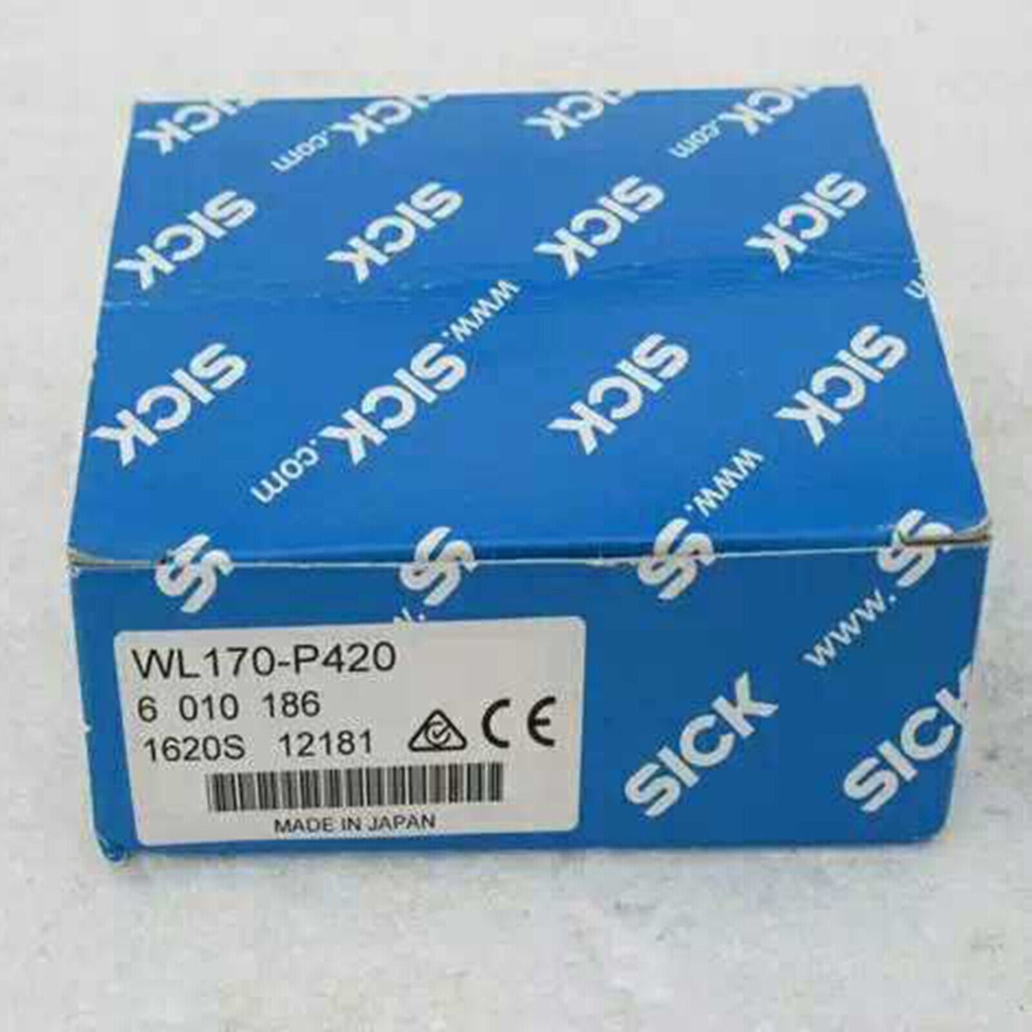 ONE SICK Photoelectric Sensor WL170-P420 - SICK
