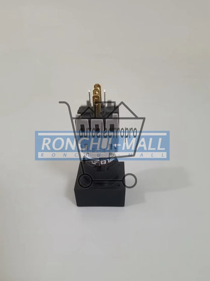 Qty:1 FOR FUJI Self-resetting illuminated push button switch AH165-2SFL E3
