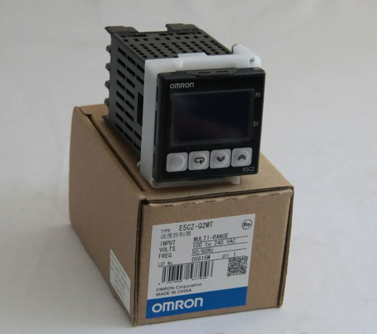 Omron E5CZ-Q2MT Temperature Controller 100-240VAC - OMRON
