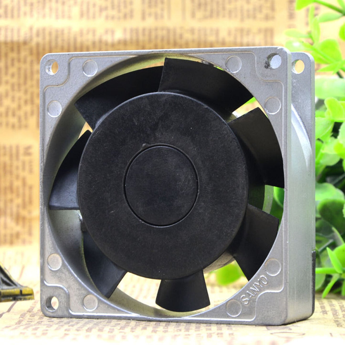 1PC  109S051 For SANYO San Ace80 9/7W 0.06/0.05A cooling fan