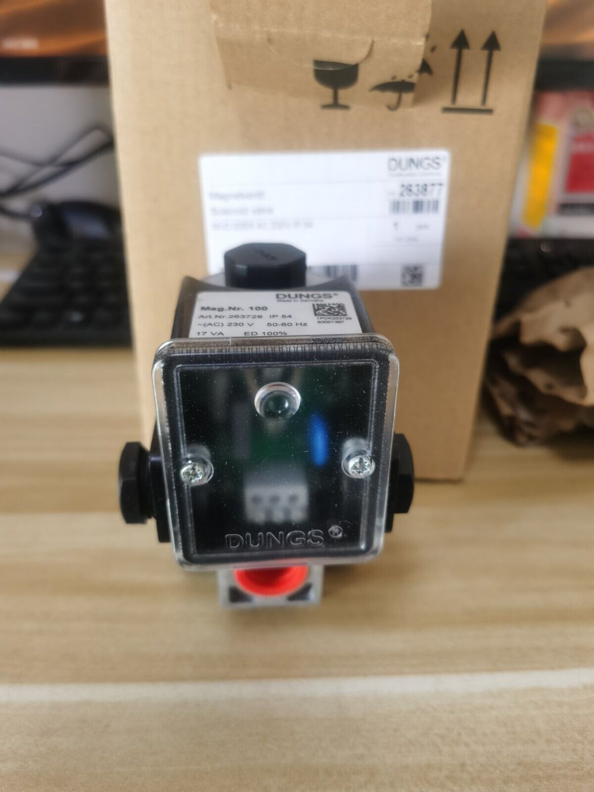 new 1PC  Dungs MVD205/5 MVD2055 AC230V IP54 Solenoid Valve