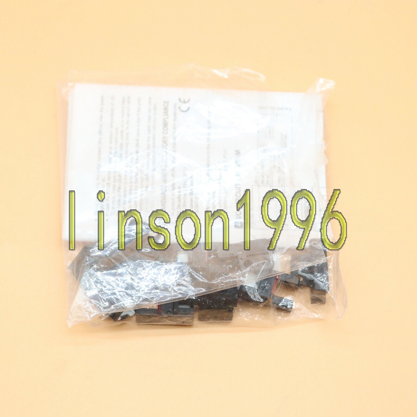 new 10PCS/1Bag  For Panasonic PM-R65W Photoelectric Sensor Fast Delivery Panasonic