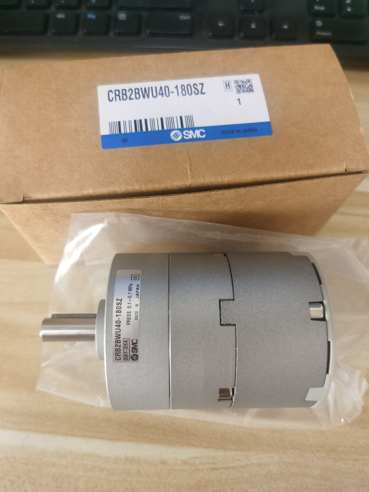 1PC SMC CRB2BWU40-180SZ CRB2BWU40180SZ Cylinder Free Shipping