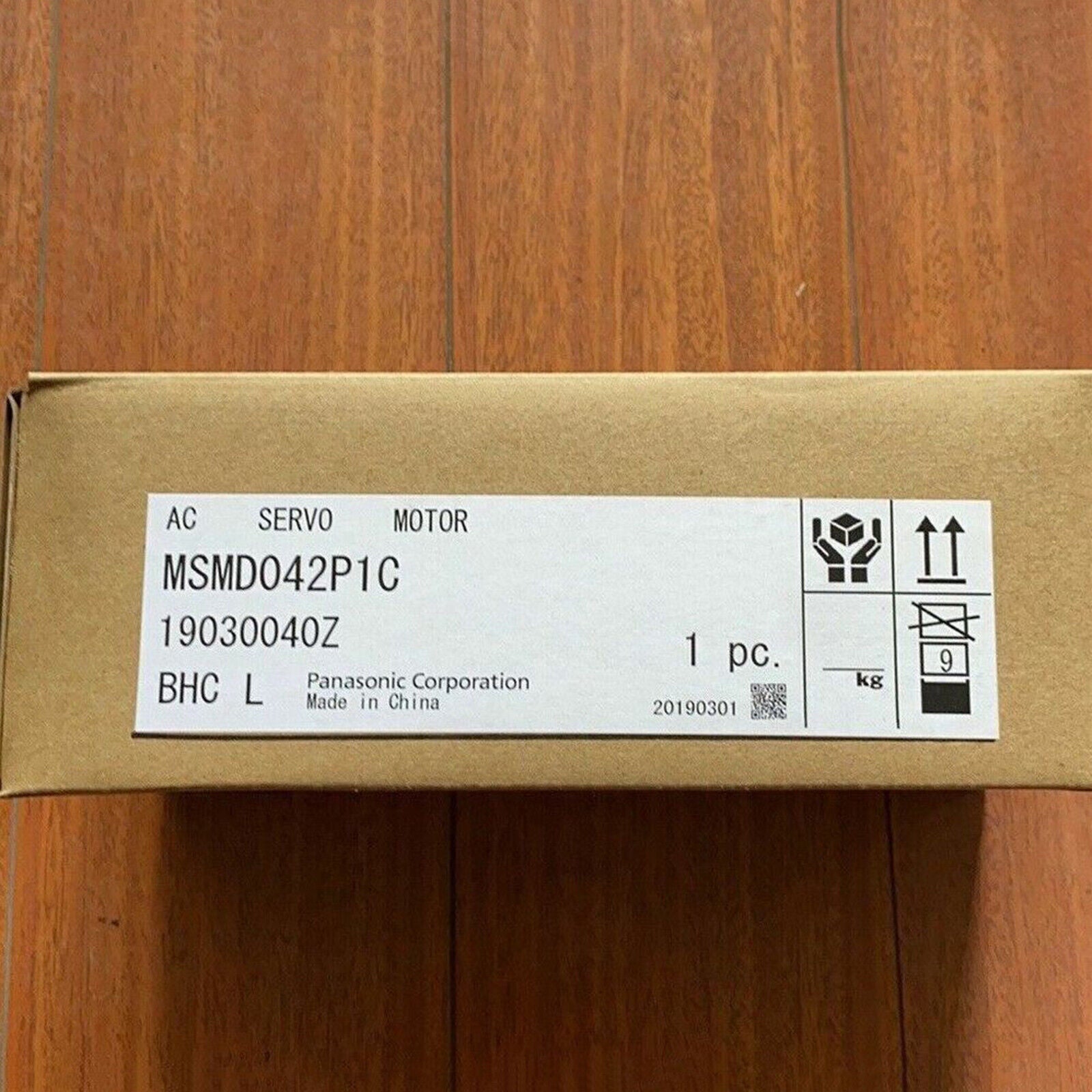 Panasonic Servo Motor MSMD042P1C - PANASONIC