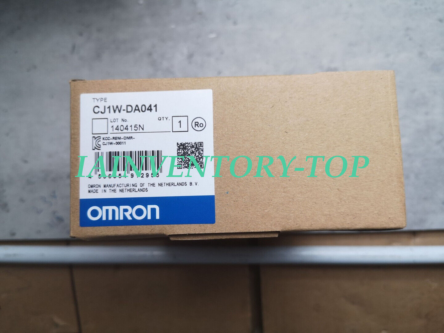 Omron CJ1W-DA041 Thermometer, Smart Body Temperature Monitor, Digital Display, Customizable Settings - OMRON