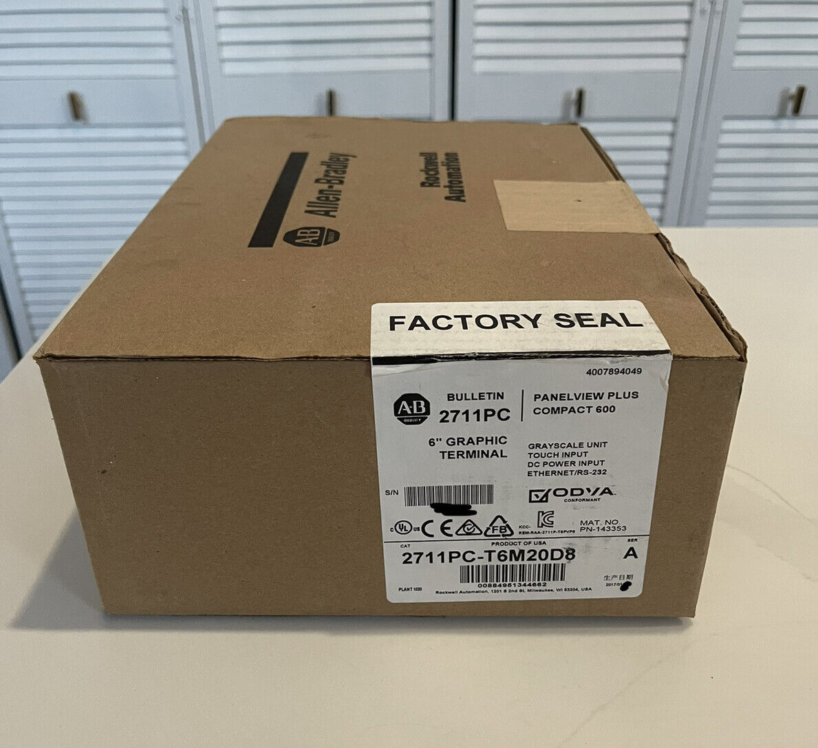 NEW Original 6" Graphic Terminal 2711PC-T6M20D8 Touch Panel US - GRAPHIC TERMINAL