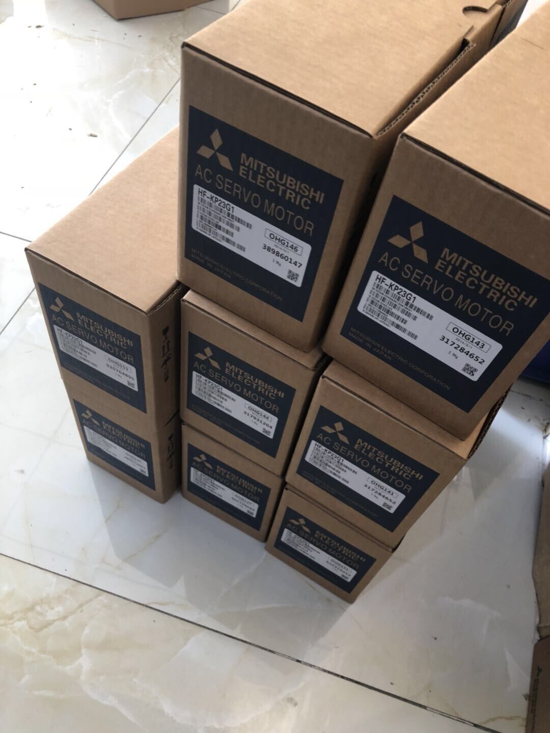 1PC Mitsubishi HF-KP23G1 AC Servo Motor, IN BOX, FAST SHIP, Industrial Automation Motor, High Performance AC Servo Motor for Control Systems, Perfect for industrial applications - MITSUBISHI