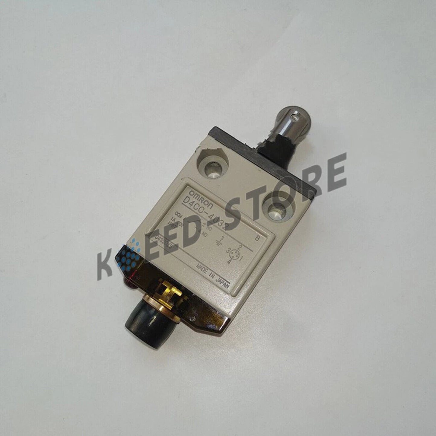1PCS Omron D4CC-4032 Limit Travel Switch D4CC4032