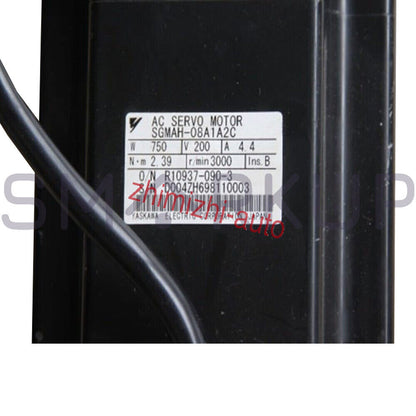 new In Box YASKAWA SGMAH-08A1A2C Servo Motor
