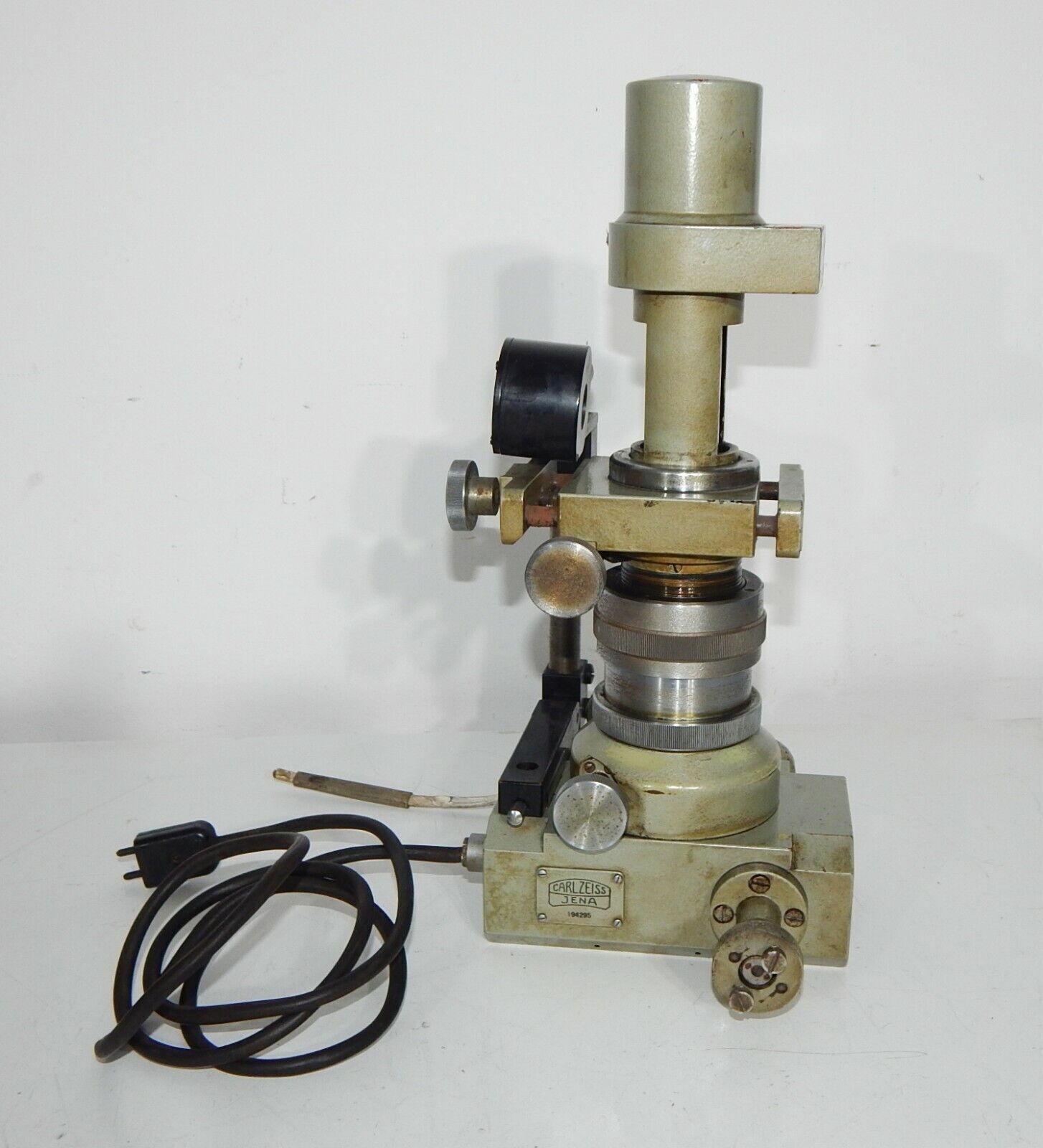 used Measuring device used for various measurements in laboratory and industrial settings with high precision measurements zeiss jena model - CARL ZEISS JENA