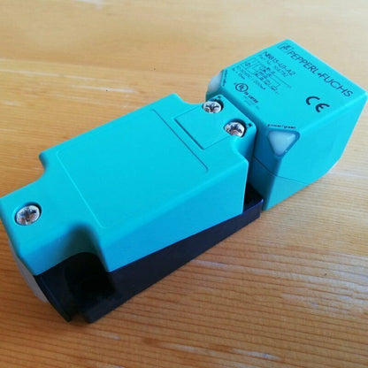 1PCS NBB15-U1-A2 Proximity Switch - PEPPERL+FUCHS