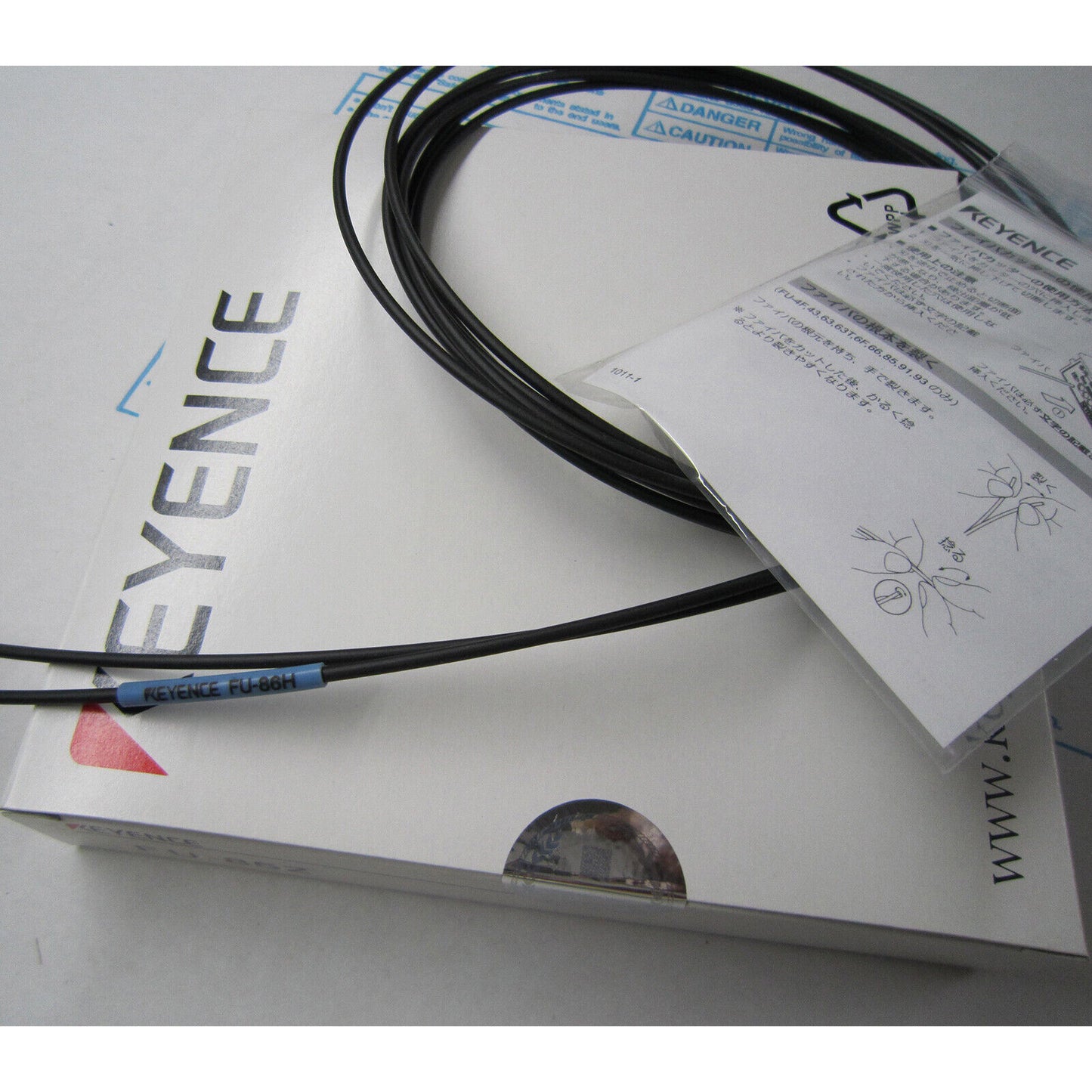 ONE KEYENCE FU-86H Fiber Optic Sensor - KEYENCE