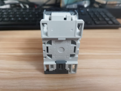 1PCS  ABB AX12-30-01 AX123001  AC Contactor 1NC