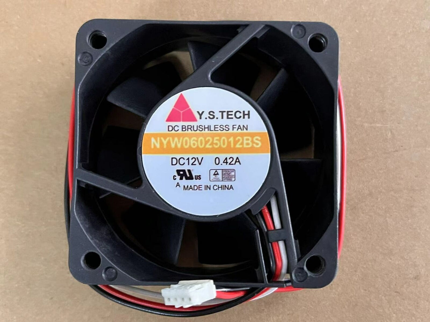 new Y.S.TECH 6025 NYW06025012BS DC12V 0.42A 6CM cooling fan