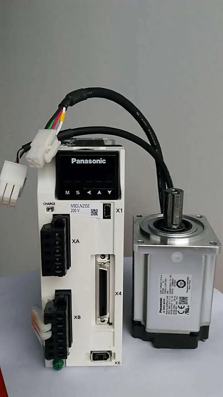 Panasonic MHMF042L1U2M Servo Motor with MBDLN25SE Driver New - PANASONIC