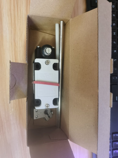 1PCS Eaton Moeller AT4/11-S/I/H AT4-11-S-I-H Position Switch