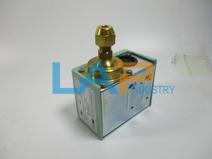 new QTY:1 For Pressure switch PSNS-C106 - PLCDEV