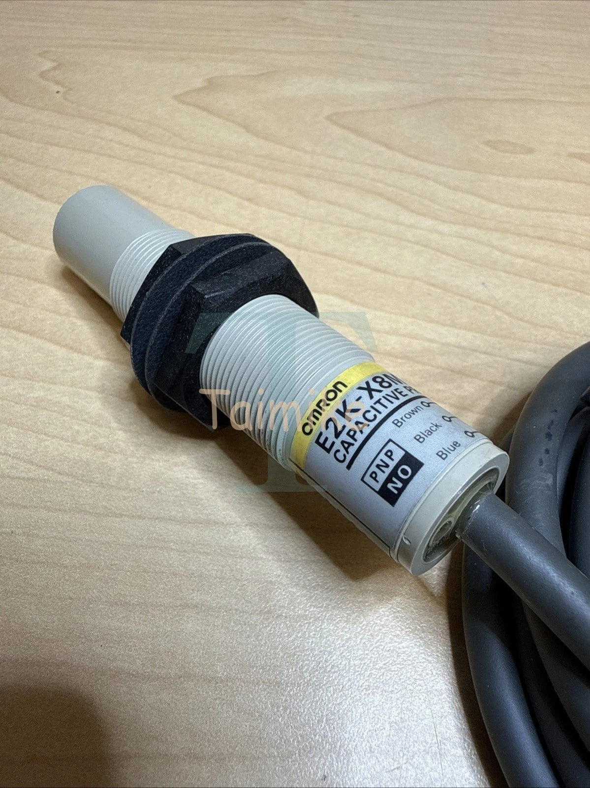 ! Omron E2K-X8MF1 Capacitive Proximity Switch